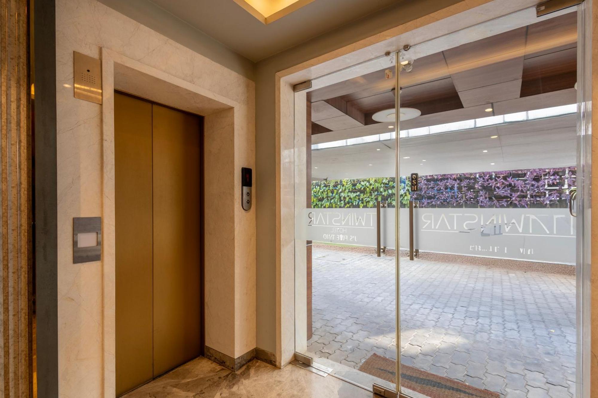 Treebo Premium Twin Star Hotel เชนไน ภายนอก รูปภาพ