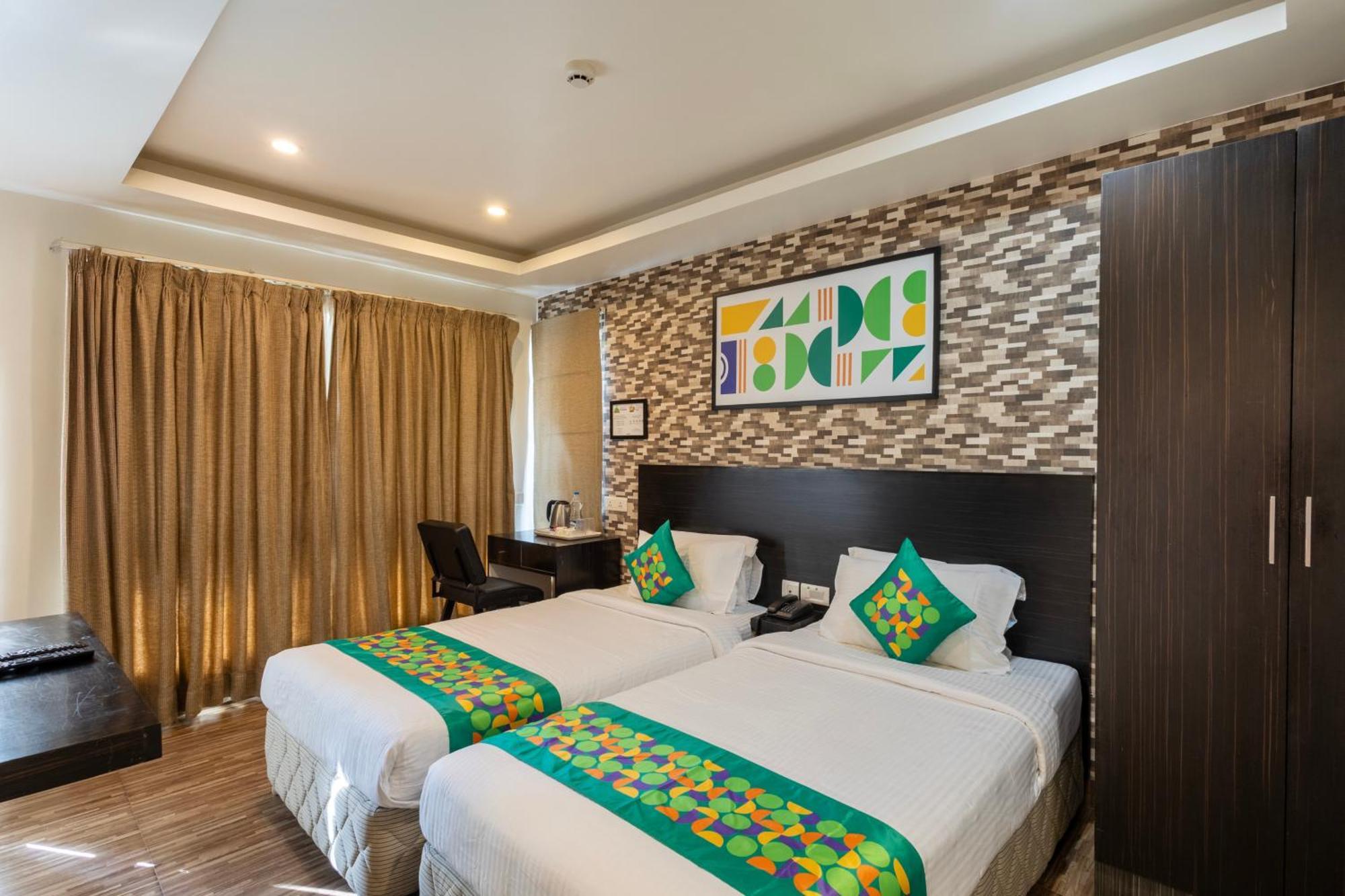 Treebo Premium Twin Star Hotel เชนไน ภายนอก รูปภาพ