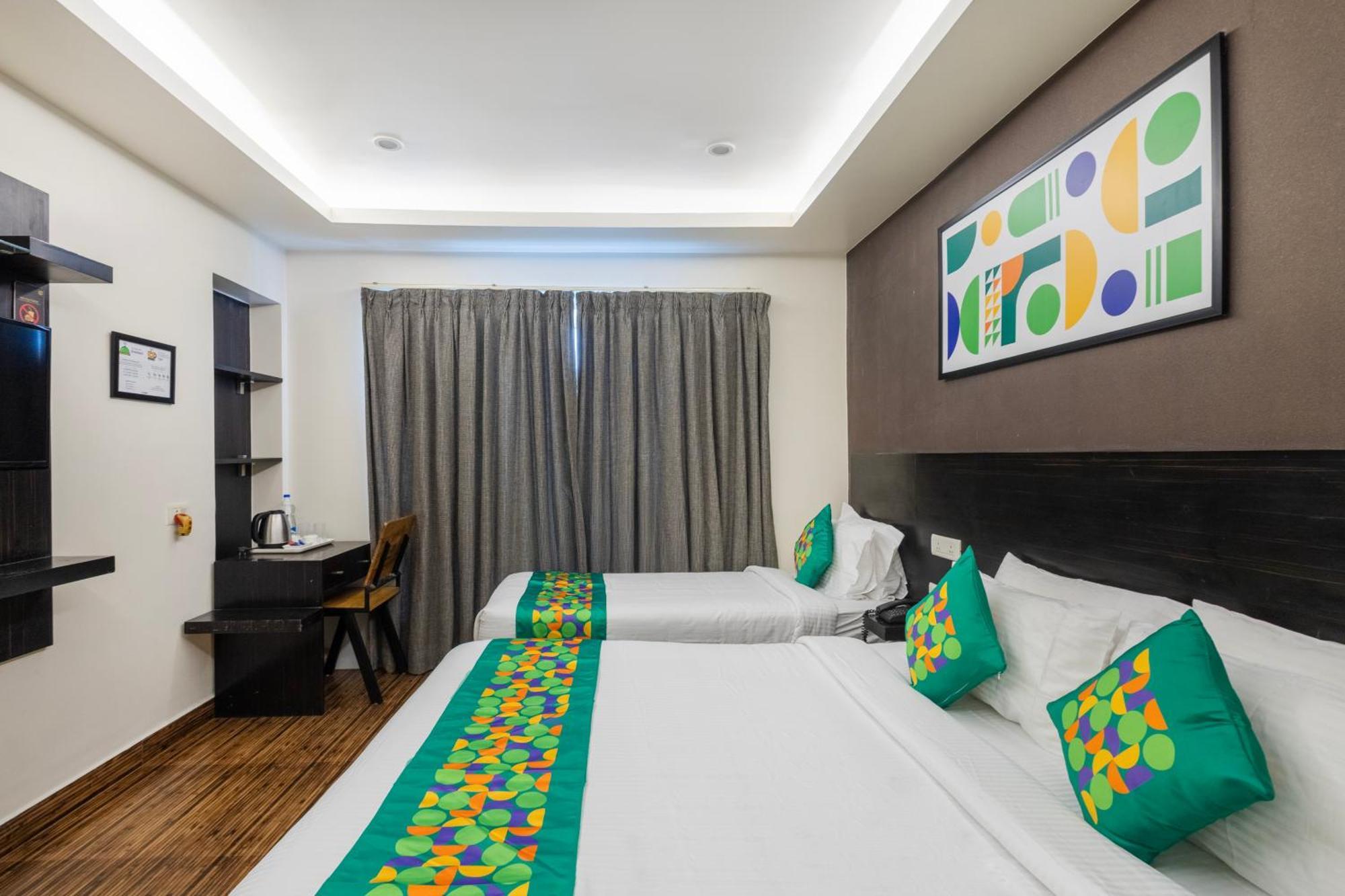 Treebo Premium Twin Star Hotel เชนไน ภายนอก รูปภาพ