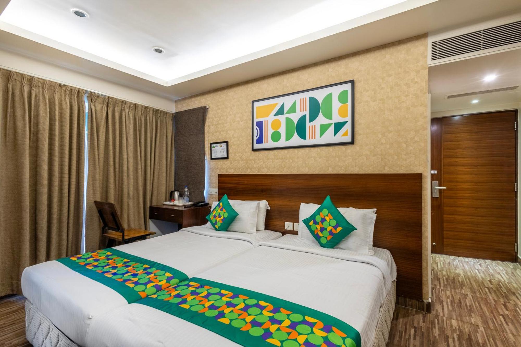 Treebo Premium Twin Star Hotel เชนไน ภายนอก รูปภาพ